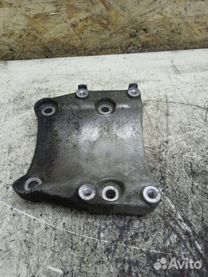 Кронштейн кондиционера Honda Civic N22A2 2009