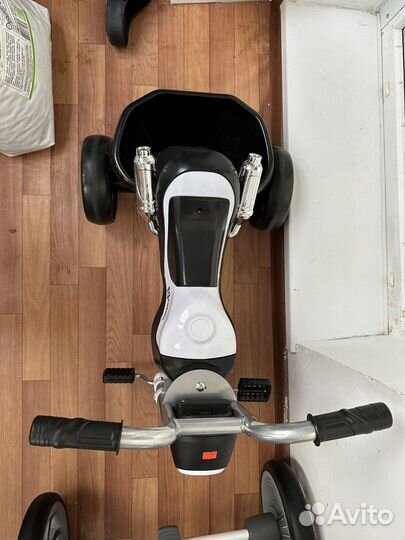 Трехколесный велосипед