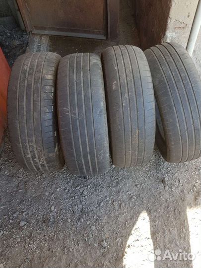 Kapsen Rassurer K737 215/60 R16