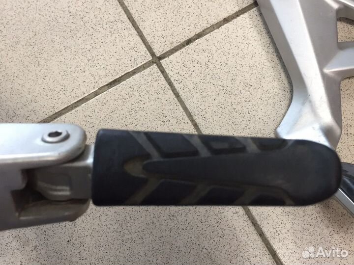 Кронштейн задней Подножки vfr1200x