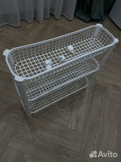 Этажерка на колесиках