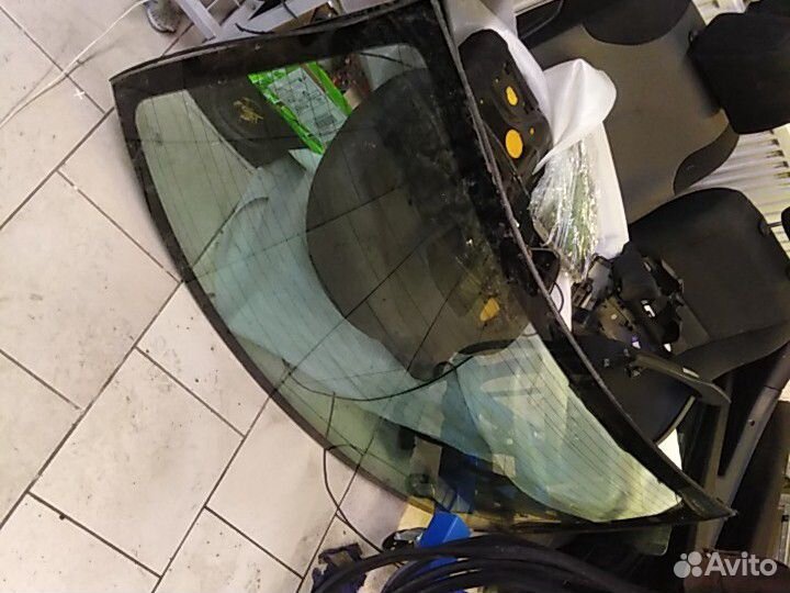 Toyota avensis 2 стекло заднее 2006г