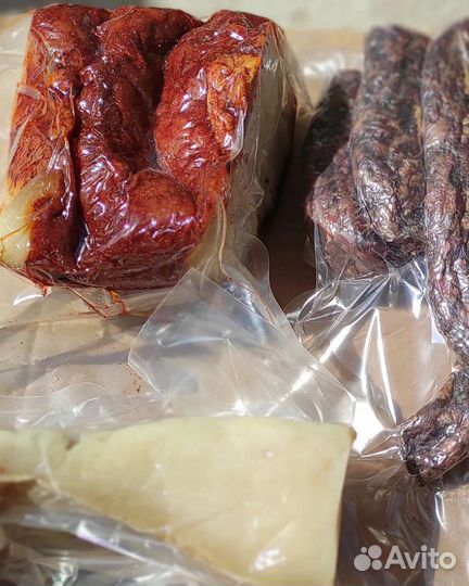 Сушено-вяленое мясо и колбаса с гор