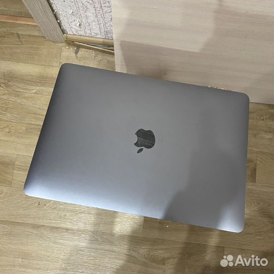 Apple macbook pro 13 2017 TouchBar