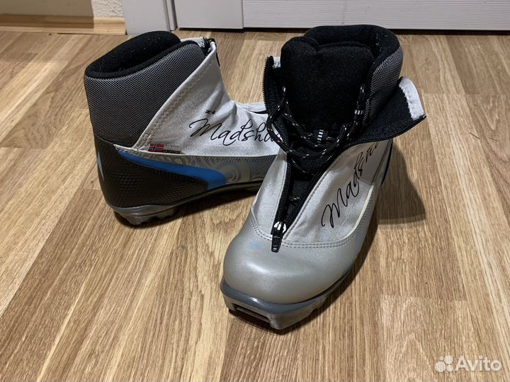 Ботинки лыжные inovik 40 размер (25,5 см) отл сост