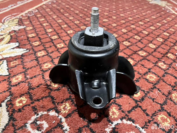 Подушка двигателя правая Solaris