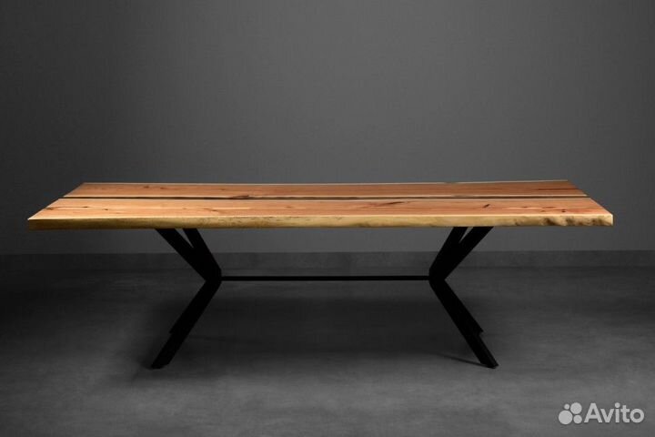 Стол обеденный в стиле 