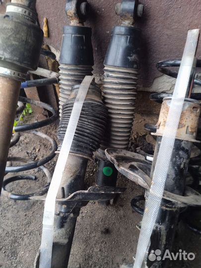 Запчасти на kia рио3