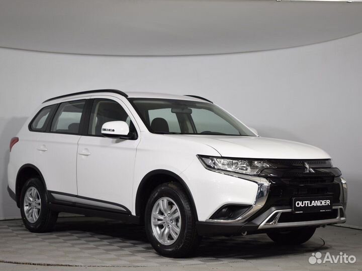 Mitsubishi Outlander 2.0 CVT, 2022