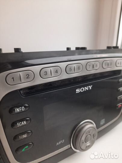 Штатная магнитола Sony на Ford Focus 2