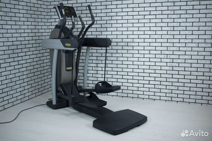 Эллиптический тренажер Technogym Vario Artis