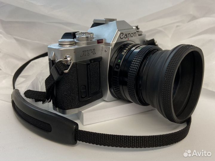 Плёночный зеркальный фотоаппарат Canon AV-1