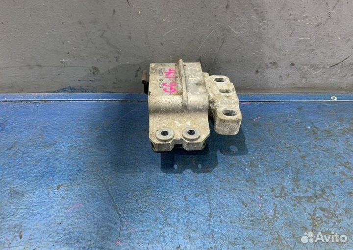 Подушка двигателя левая Volkswagen Golf 6