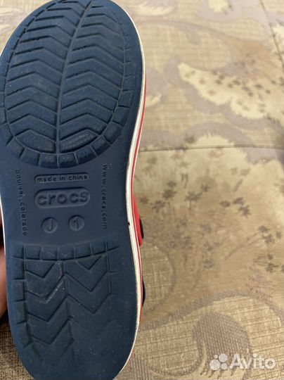 Сандалии crocs j1