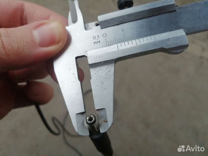 Зарядка, круглый штекер