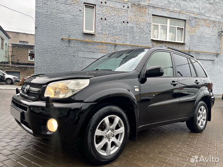 Toyota RAV4, 2005