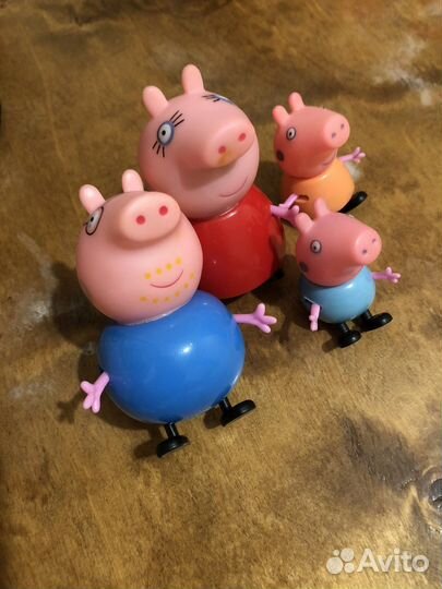 Игрушка свинка Пеппа с семьёй