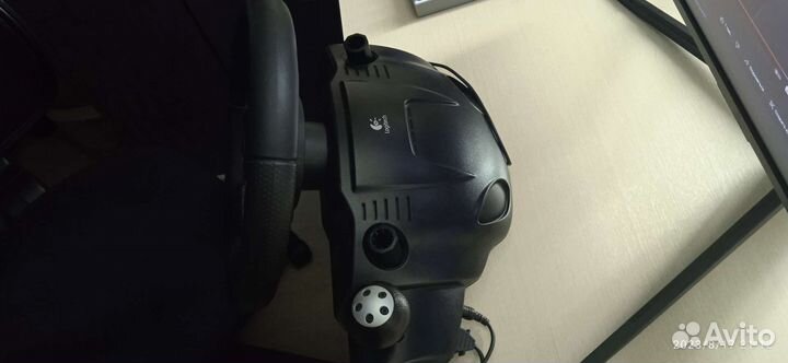 Игровой руль logitech driving force gt