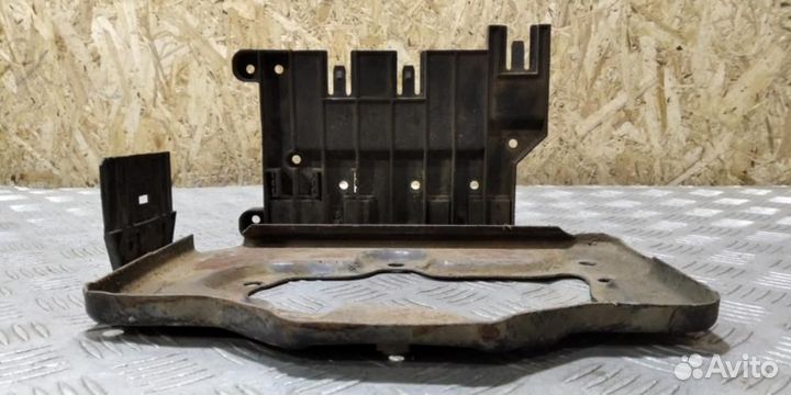 Крепление аккумулятора Opel Vectra B