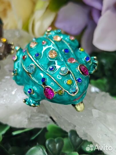 Брошь лягушка