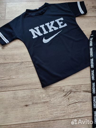 Костюм женский новый 42 44 46