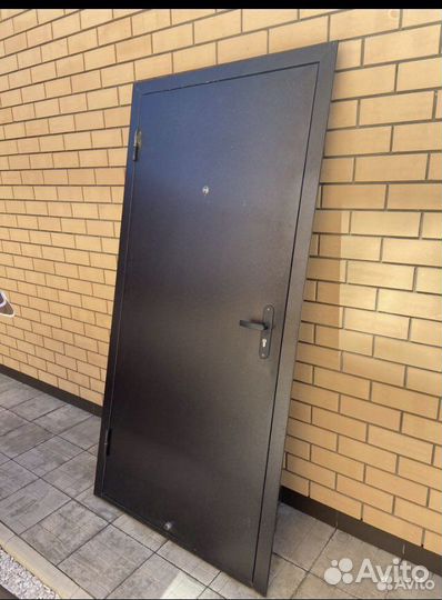 Стальные входные металлические двери Y