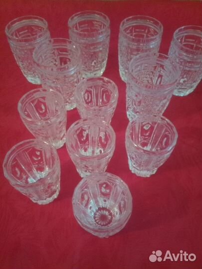 Продаю набор стаканов (200 мл.) и стопок (100 мл.)