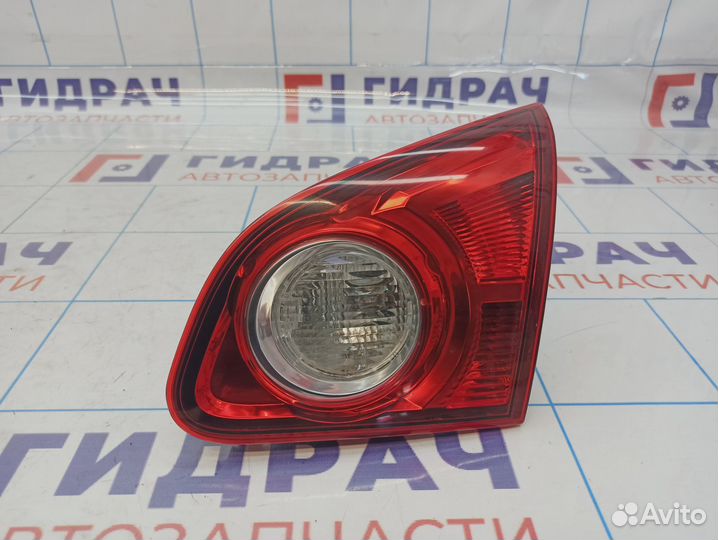 Фонарь задний внутренний правый Nissan Qashqai (J1