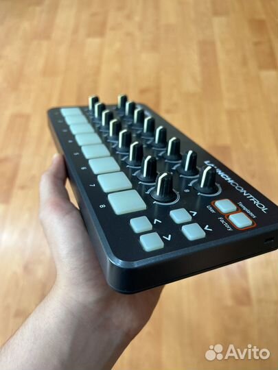 Midi контроллер Launch Control Novation