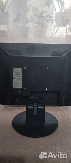 Монитор LG flatron L1750s