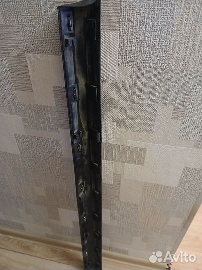 Молдинг правой передней двери