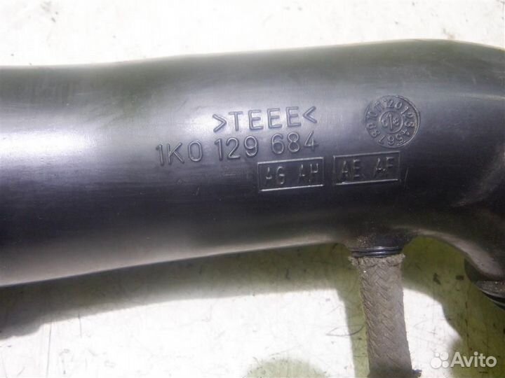 Патрубок воздушного фильтра Фольксваген Кадди Кэ