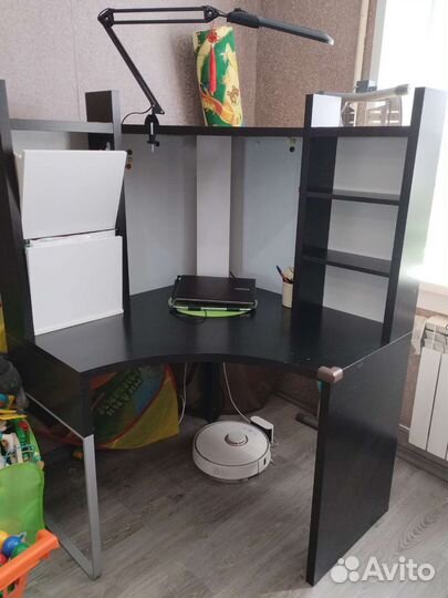 Письменный стол IKEA