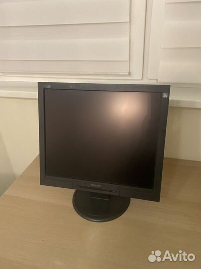 Монитор Philips