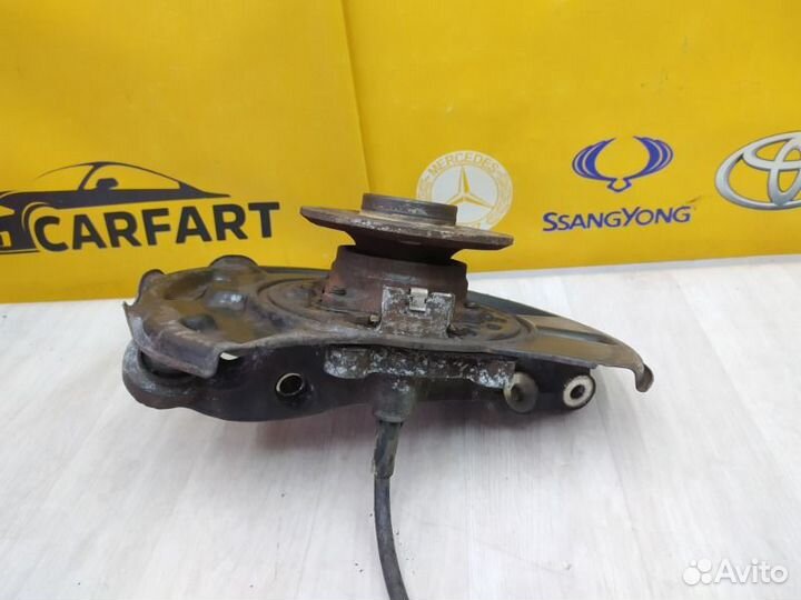 Кулак задний правый Mercedes-Benz E W211 M113 2003