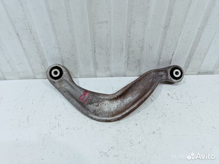 Рычаг поперечный верхний правый Audi A4 B8 1.8 CJE