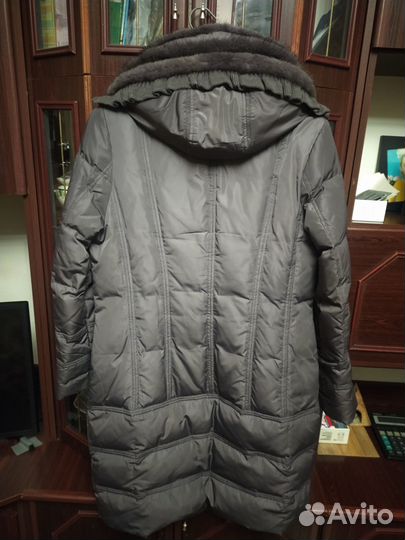 Пуховик зимний женский