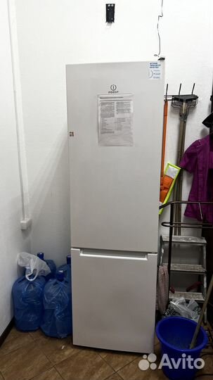 Холодильник бу indesit no frost