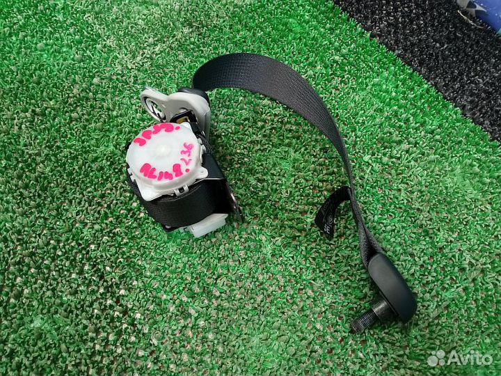 Ремень безопасности задний левый Toyota Fortuner