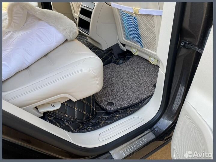 Автомобильные коврики из экокожи 3D