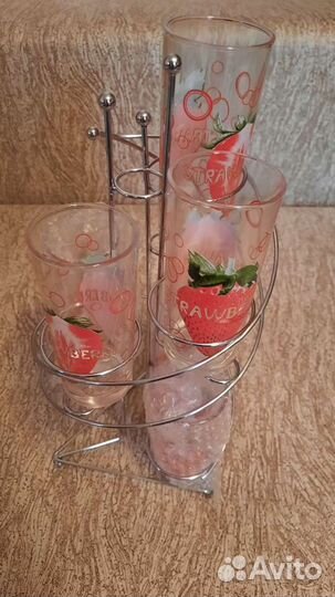 Набор стаканов на подстпвке