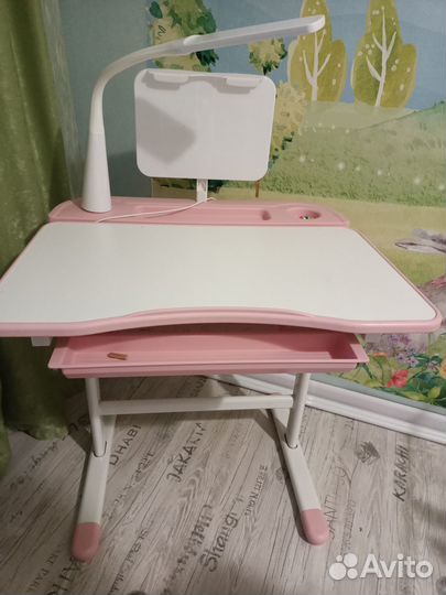 Парта, стол для школьников