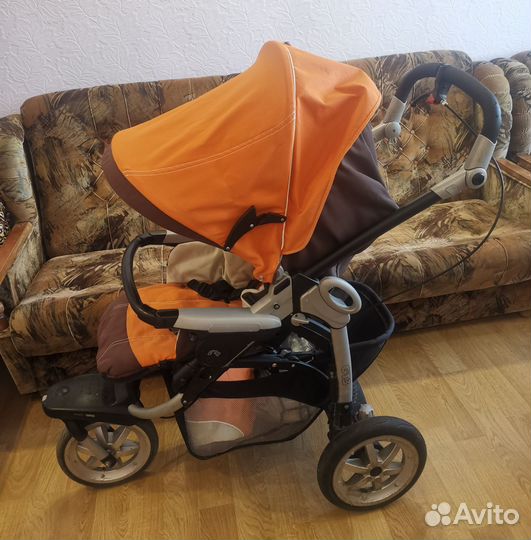 Прогулочная проходимая трёхколесная коляска