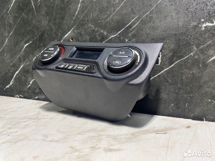 Блок управления климат-контролем Kia Rio G4FC 2013