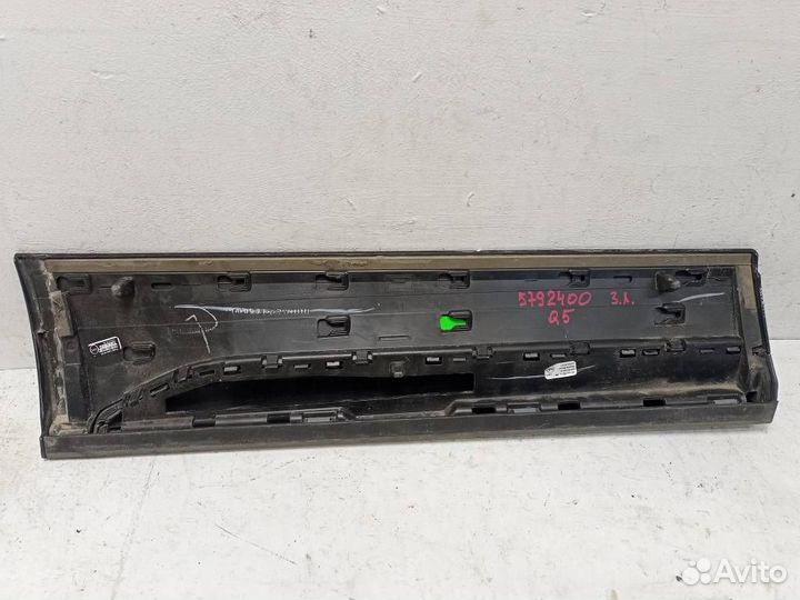 Молдинг двери задней левой