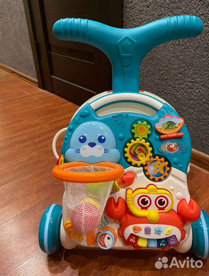 Детская машинка каталка с ручкой