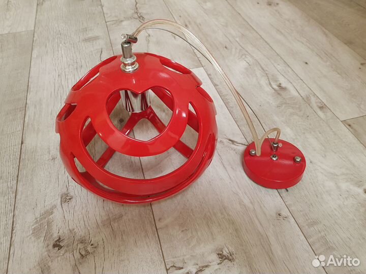 Новая, не подошла к интерьеру