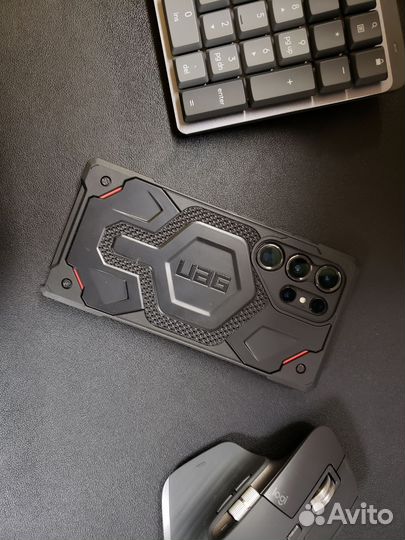 Несколько реплик чехлов UAG Samsung S23 Ultra