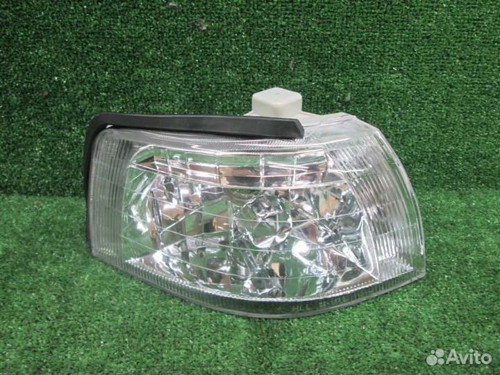 Габарит правый Toyota Vista SV40