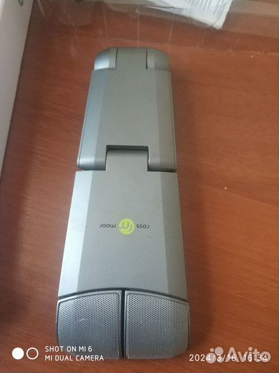 Беспроводная блютуз колонка - подставка